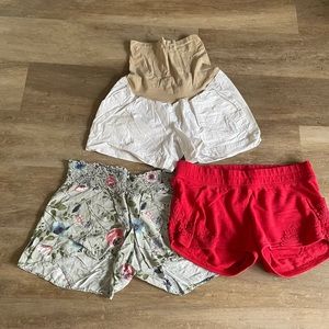 Three pack maternity shorts